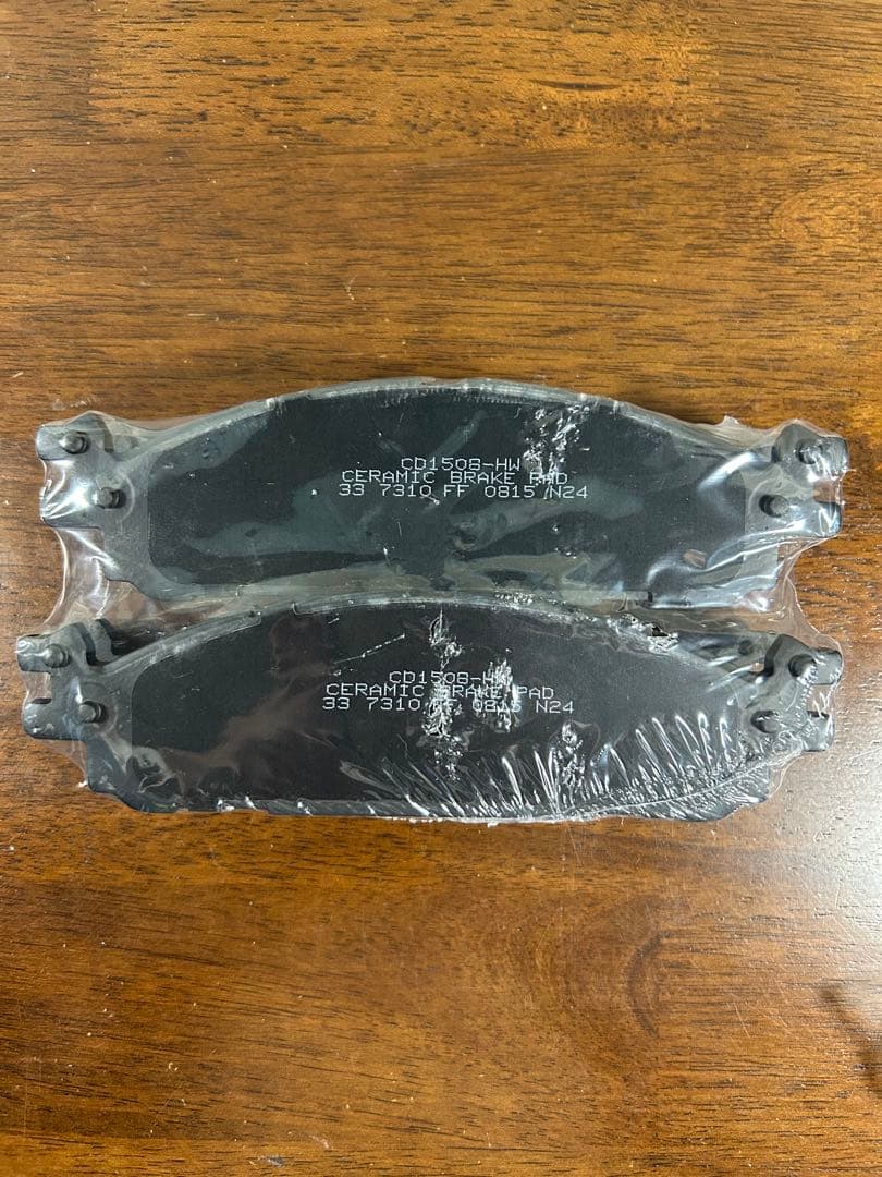 フォードエクスプローラー　2011 2012 ブレーキパッド　リアのみ　TRQ製