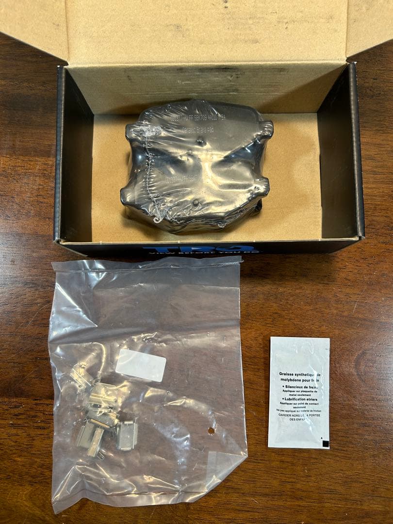 フォードエクスプローラー　2011 2012 ブレーキパッド　リアのみ　TRQ製