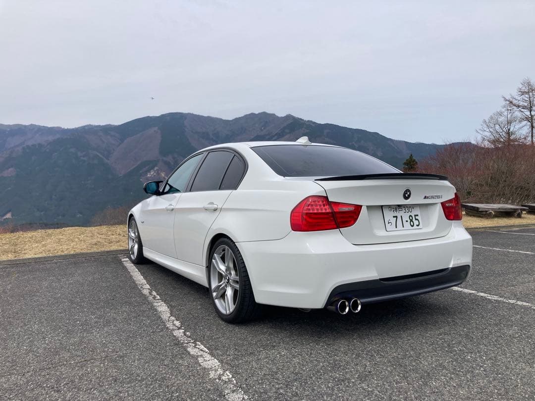 希少！後期型　自然吸気6気筒2500cc E90  325i Mスポーツ白