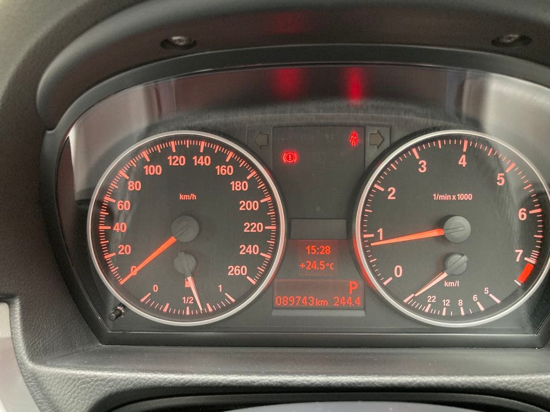 希少！後期型　自然吸気6気筒2500cc E90  325i Mスポーツ白