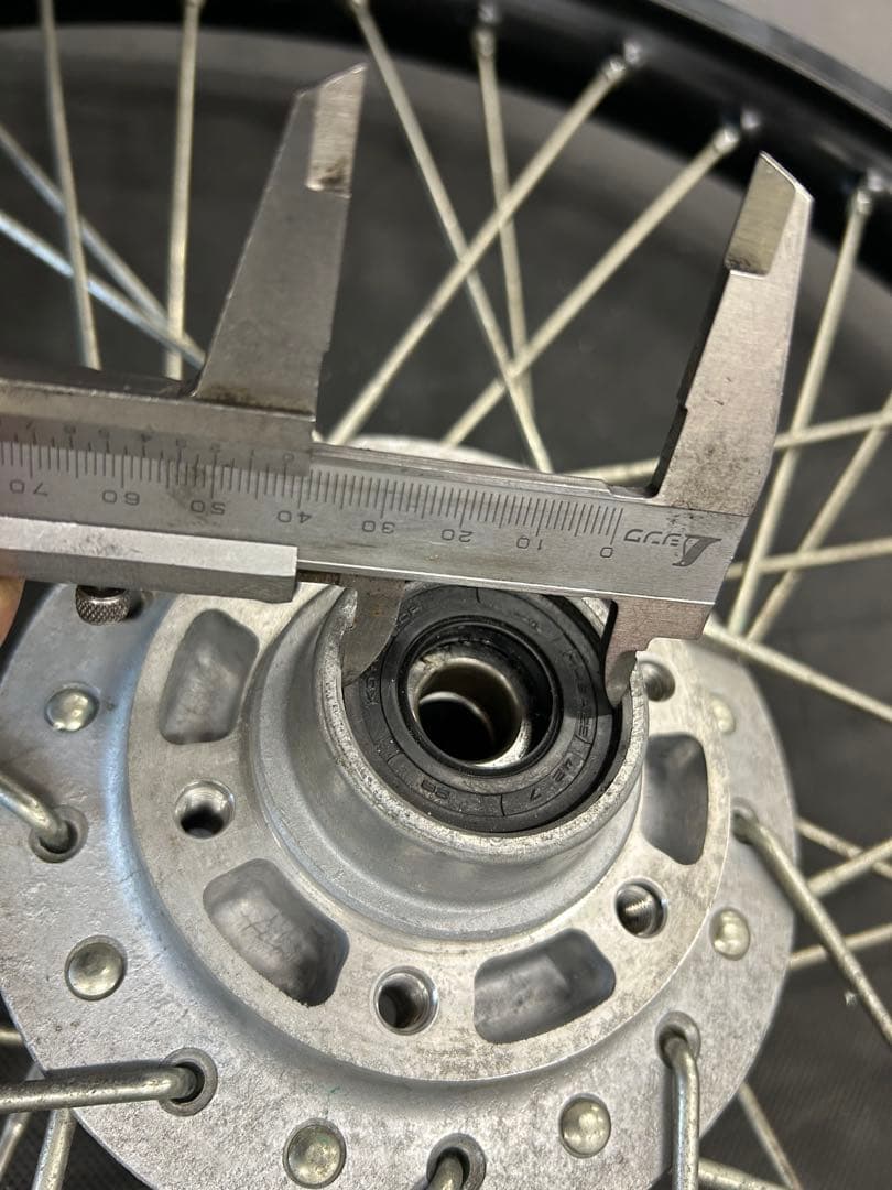 XS650 SR400初期ディスク23インチ　ホイール