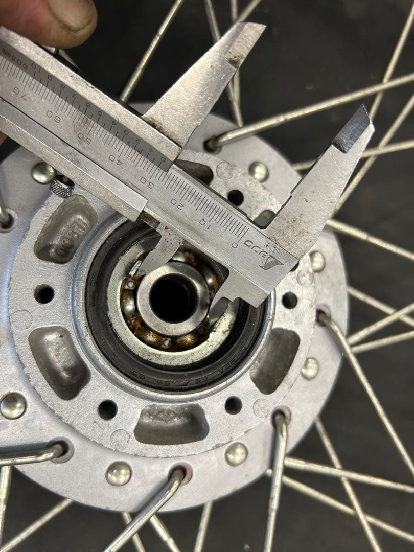 XS650 SR400初期ディスク23インチ　ホイール