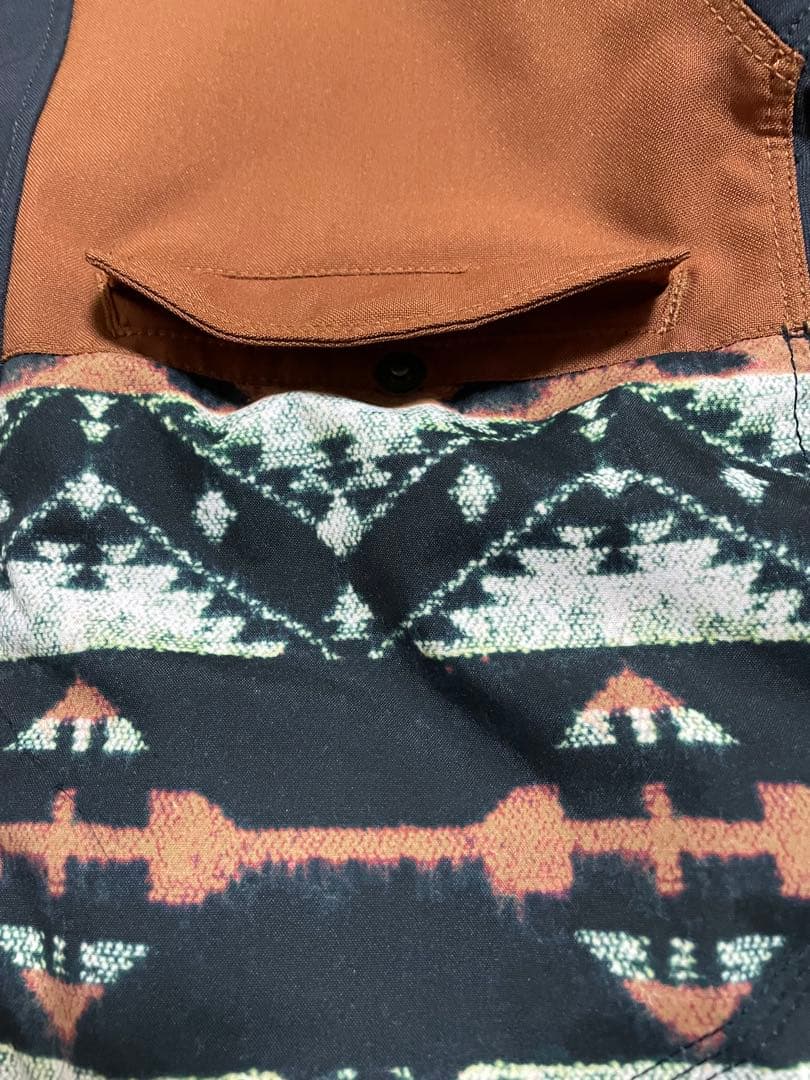 新品　BURTONバートン スノーボードウェア　Sサイズ