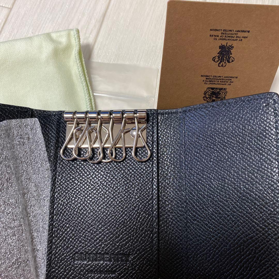 バーバリー BURBERRY キーケース　男女両用　金具シルバー