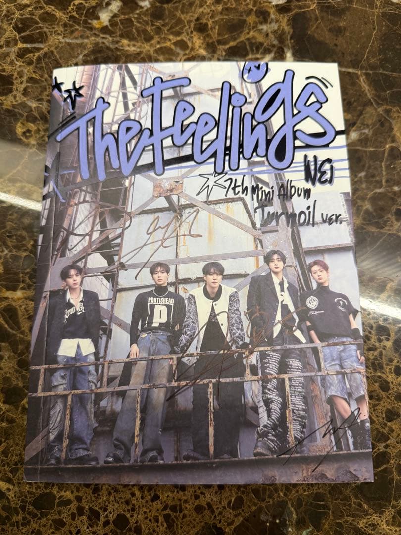 WEi サイン入りアルバム