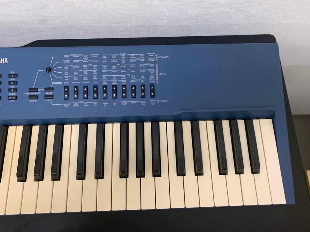 YAMAHA ヤマハ シンセサイザー CS1x ブルー キーボード