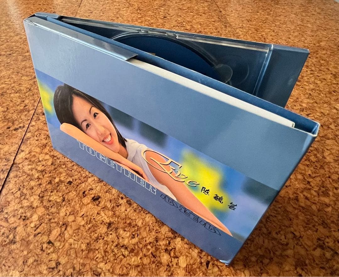 シンガポールのEVEのCD「TOGETHER」（心達心）メモ帳など付録付き