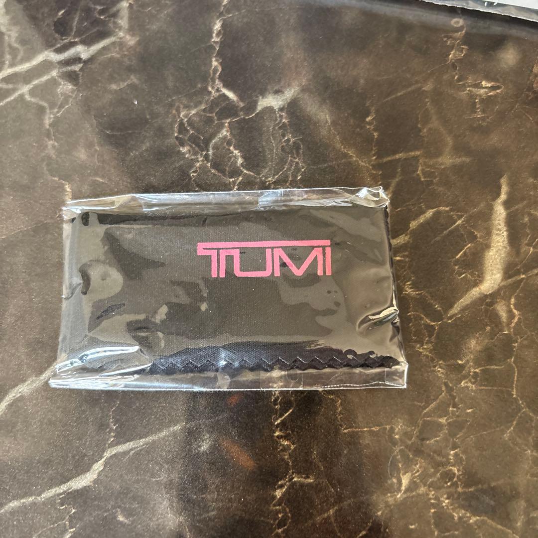 TUMI サングラス MUARI 62-15-142