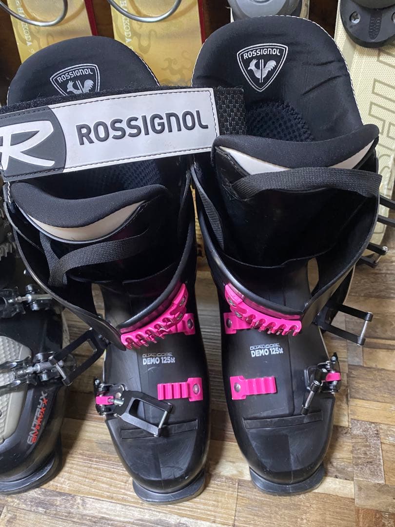 ま*ん様 影八甲田（龍）&ショートスキー板 合計4セットとロシニョール含むブーツ