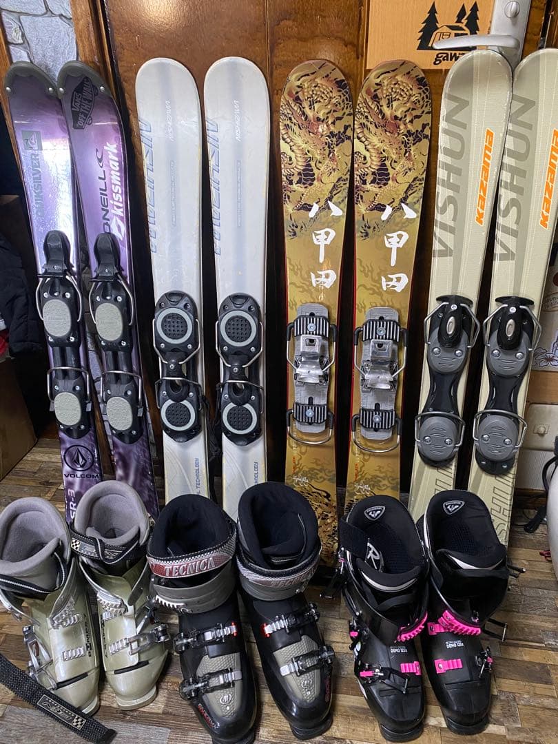 ま*ん様 影八甲田（龍）&ショートスキー板 合計4セットとロシニョール含むブーツ