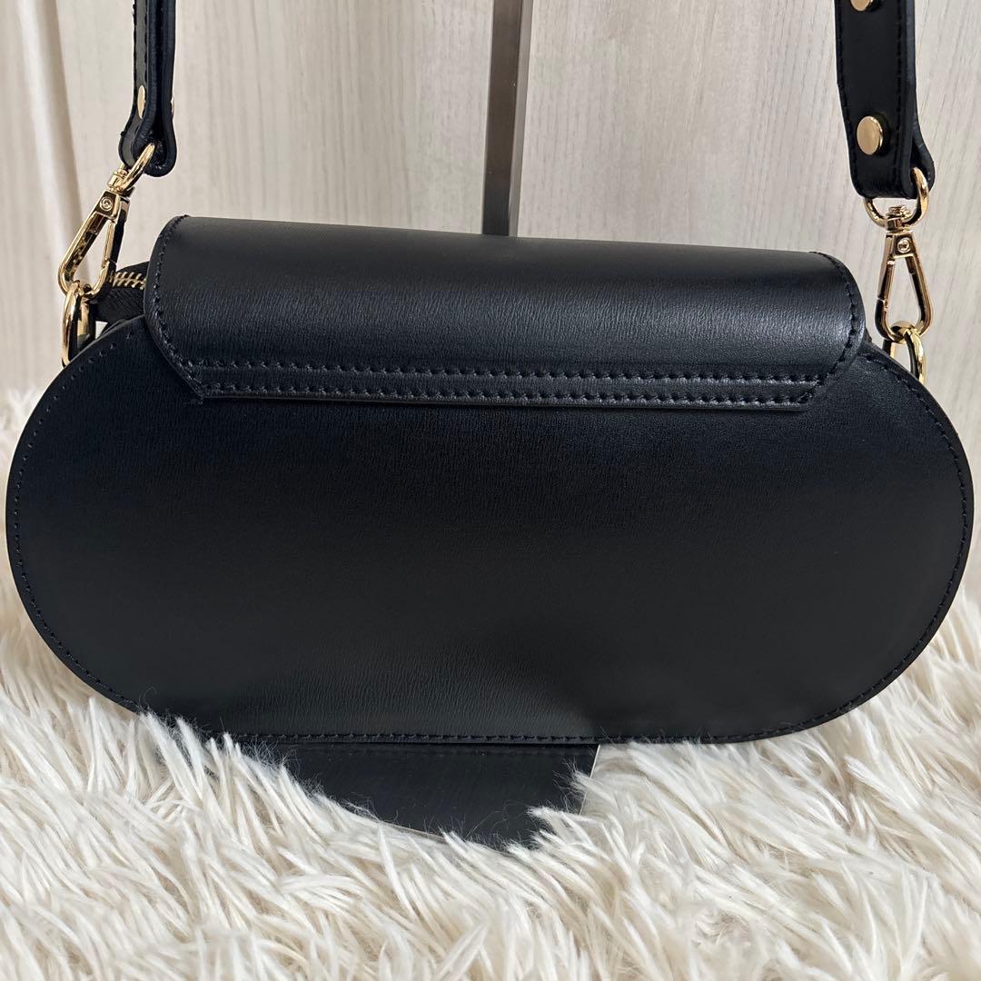 【美品】AULENTTI レザー 2way ボックス ショルダーバッグ　黒