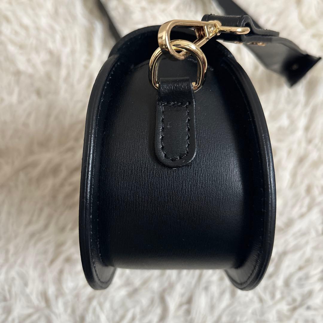 【美品】AULENTTI レザー 2way ボックス ショルダーバッグ　黒