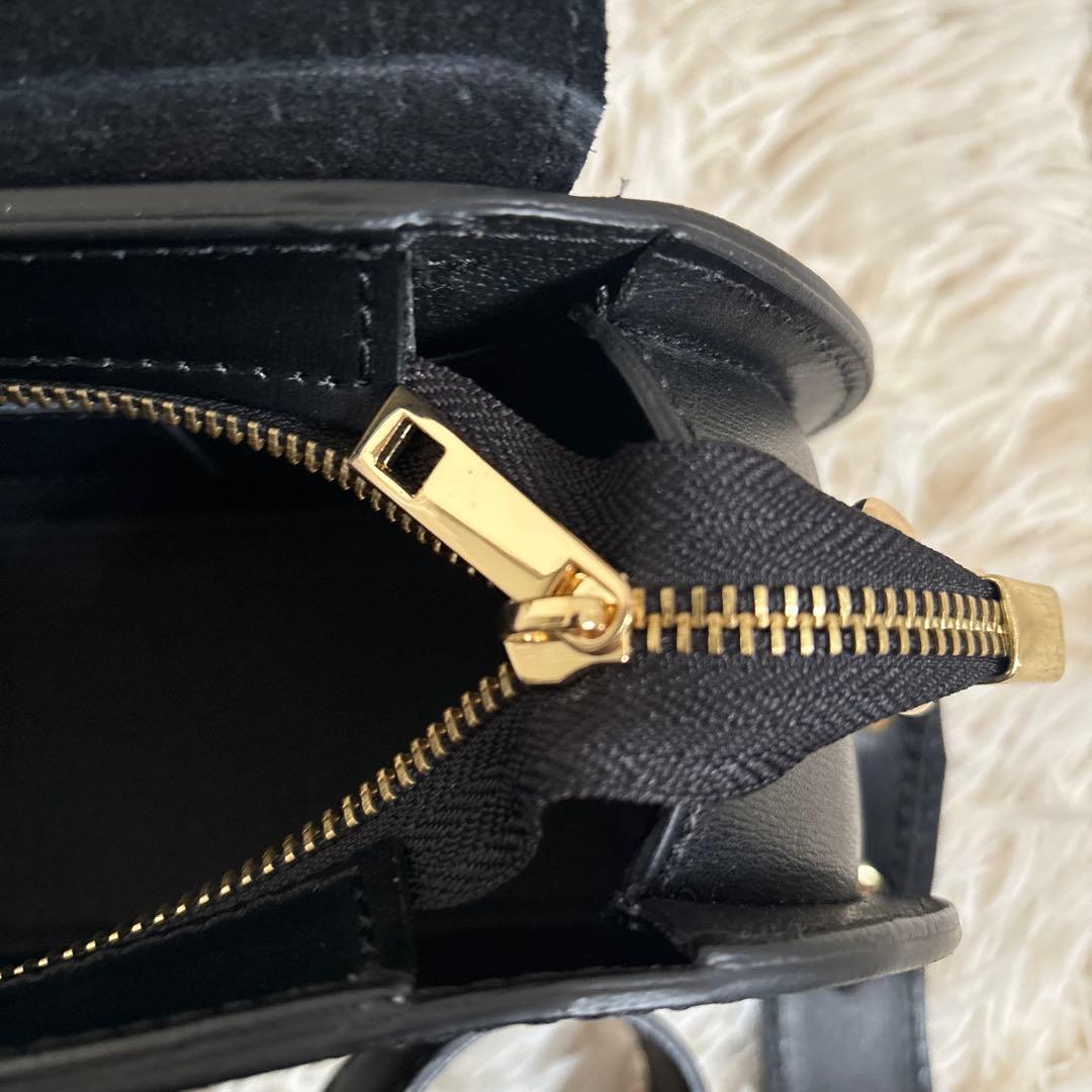 【美品】AULENTTI レザー 2way ボックス ショルダーバッグ　黒