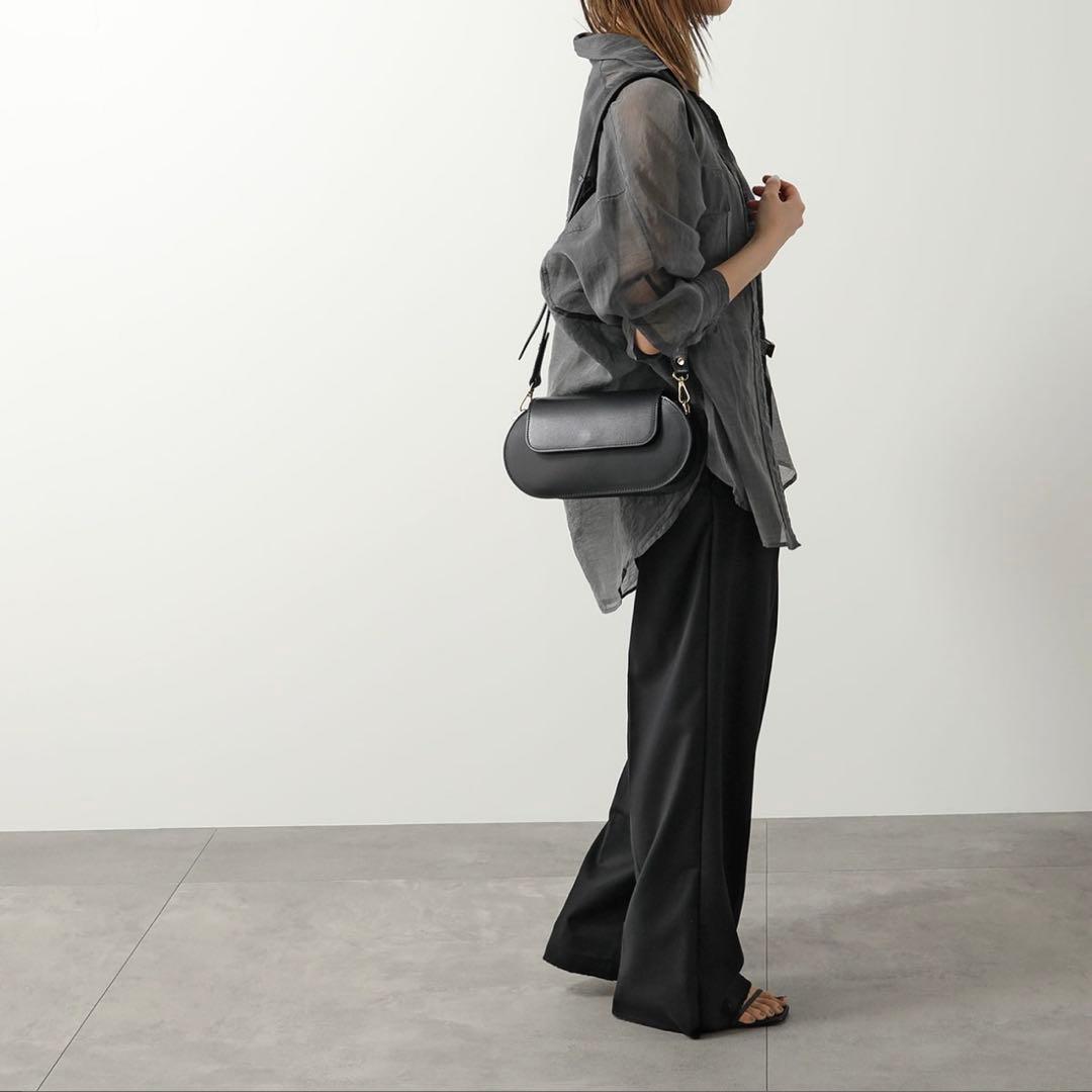 【美品】AULENTTI レザー 2way ボックス ショルダーバッグ　黒