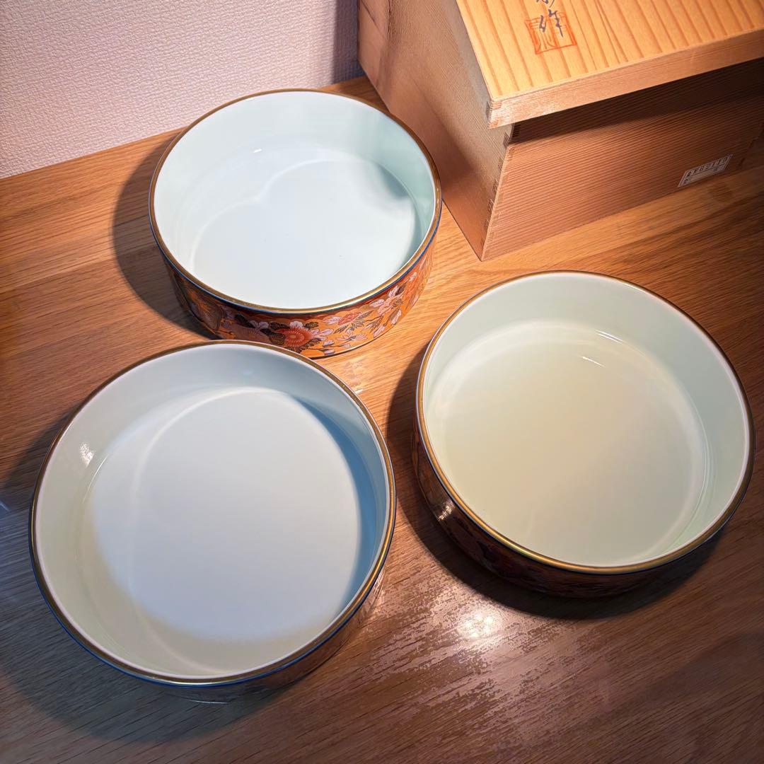 有田焼　日肥其泉　昭和年製　極錦金彩古伊万里　三段重　重箱　重ね鉢　和食器❶