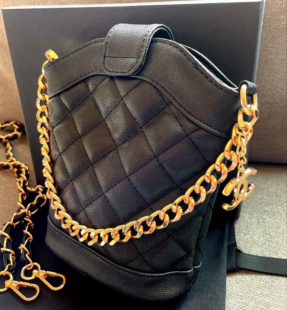 CHANELシャネル チェーン ショルダーバッグ　ノベルティ