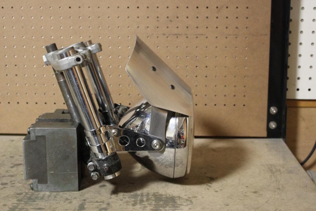 アルミ メーターバイザー ストレート　7インチ SR400