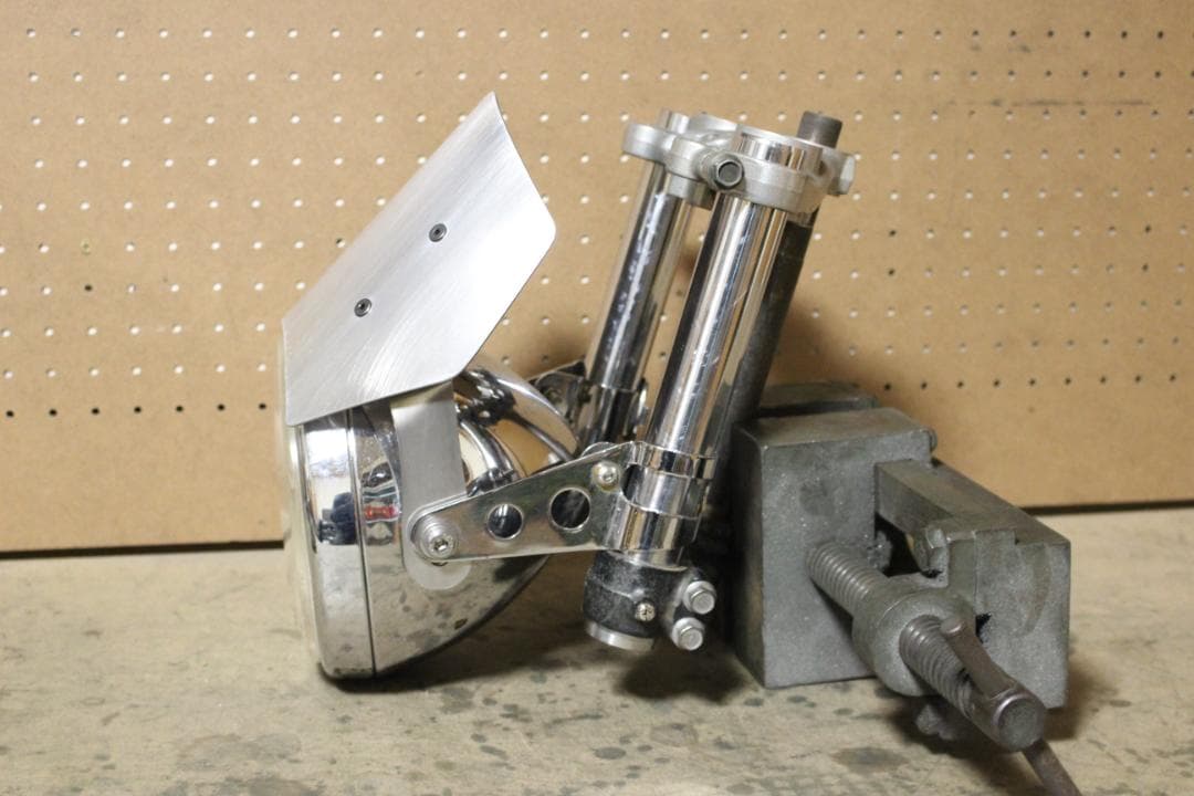 アルミ メーターバイザー ストレート　7インチ SR400