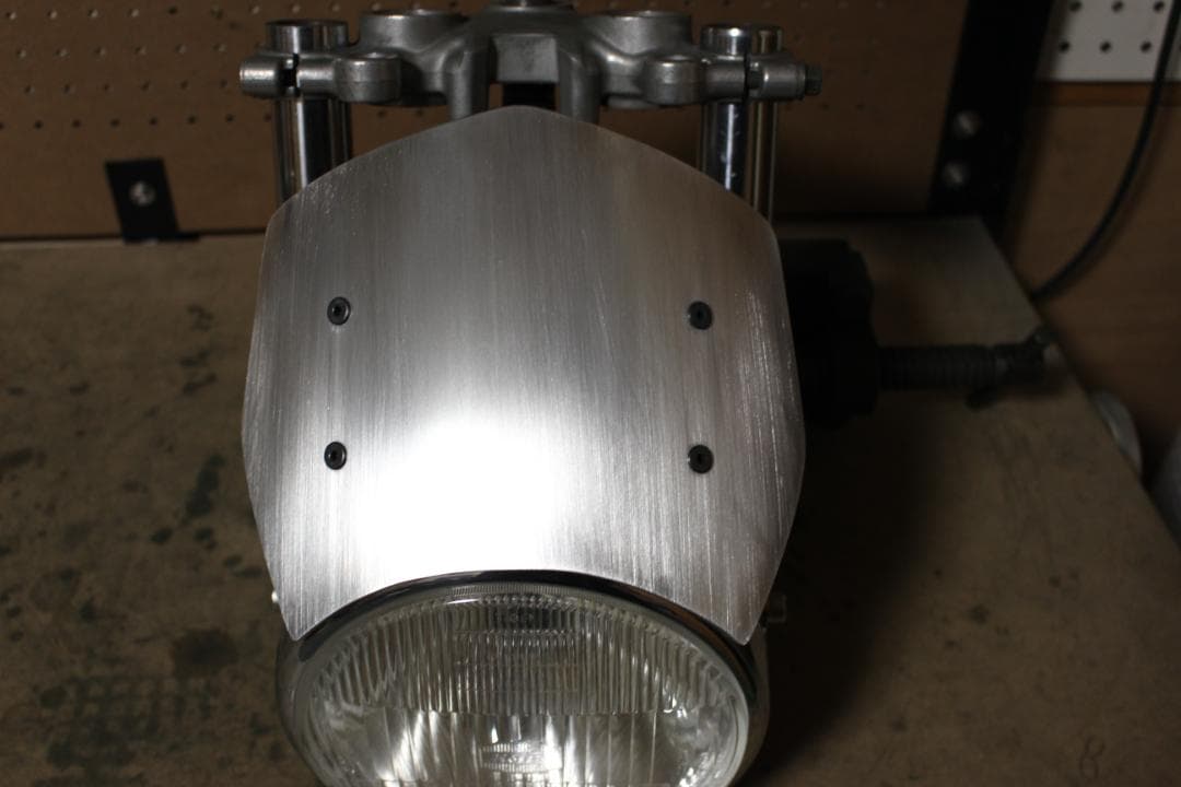 アルミ メーターバイザー ストレート　7インチ SR400