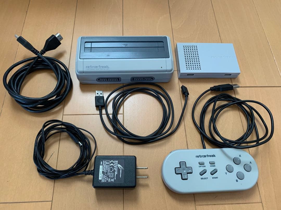 レトロフリークbasic SFCカートリッジセット美品