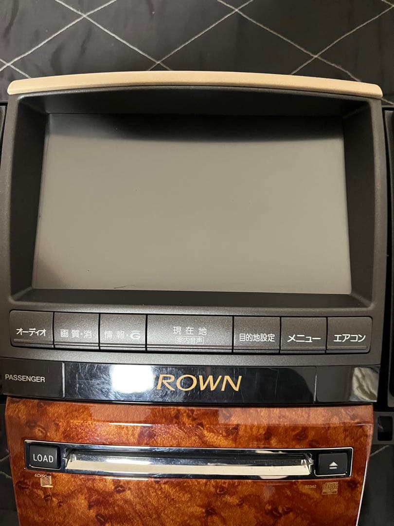 18クラウン　ロイヤル　前期　純正ナビ