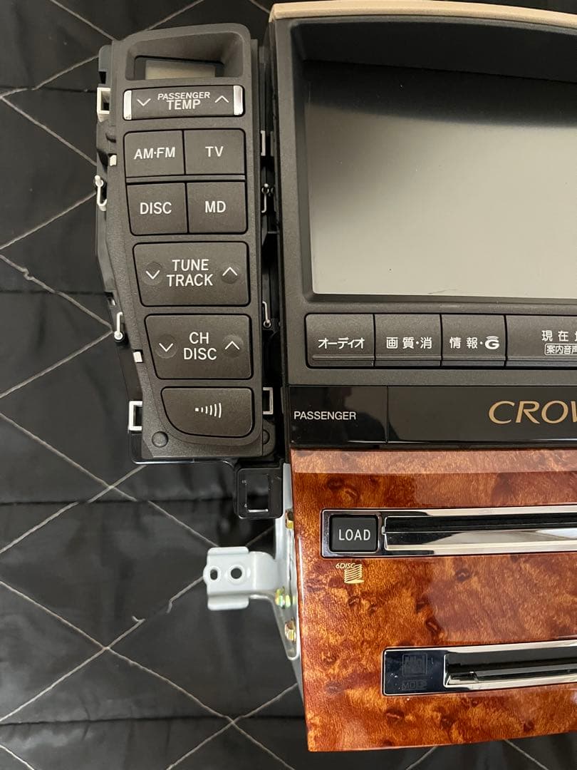 18クラウン　ロイヤル　前期　純正ナビ