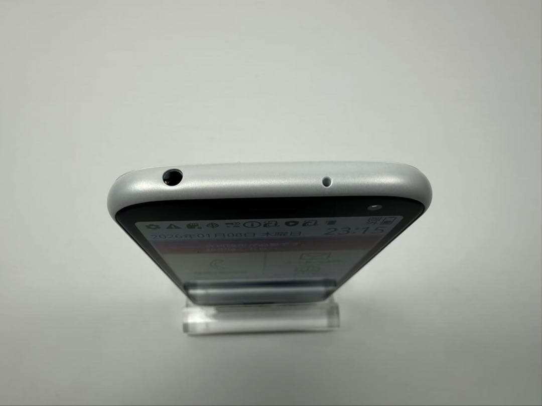 美品 NTT docomo らくらくスマートフォン F-52B ホワイト