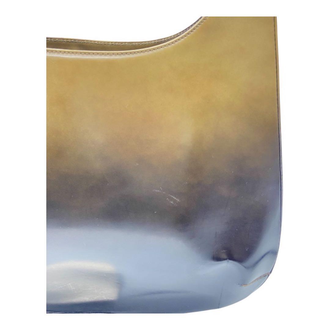 サルヴァトーレフェラガモ ガンチーニ エナメルグラデーションワンショルダーバッグ