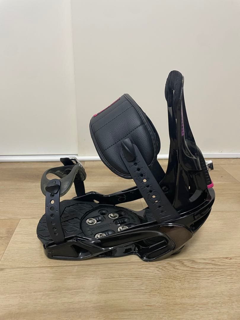 SALOMON RHYTHM スノーボードビンディング ブラック/ピンク