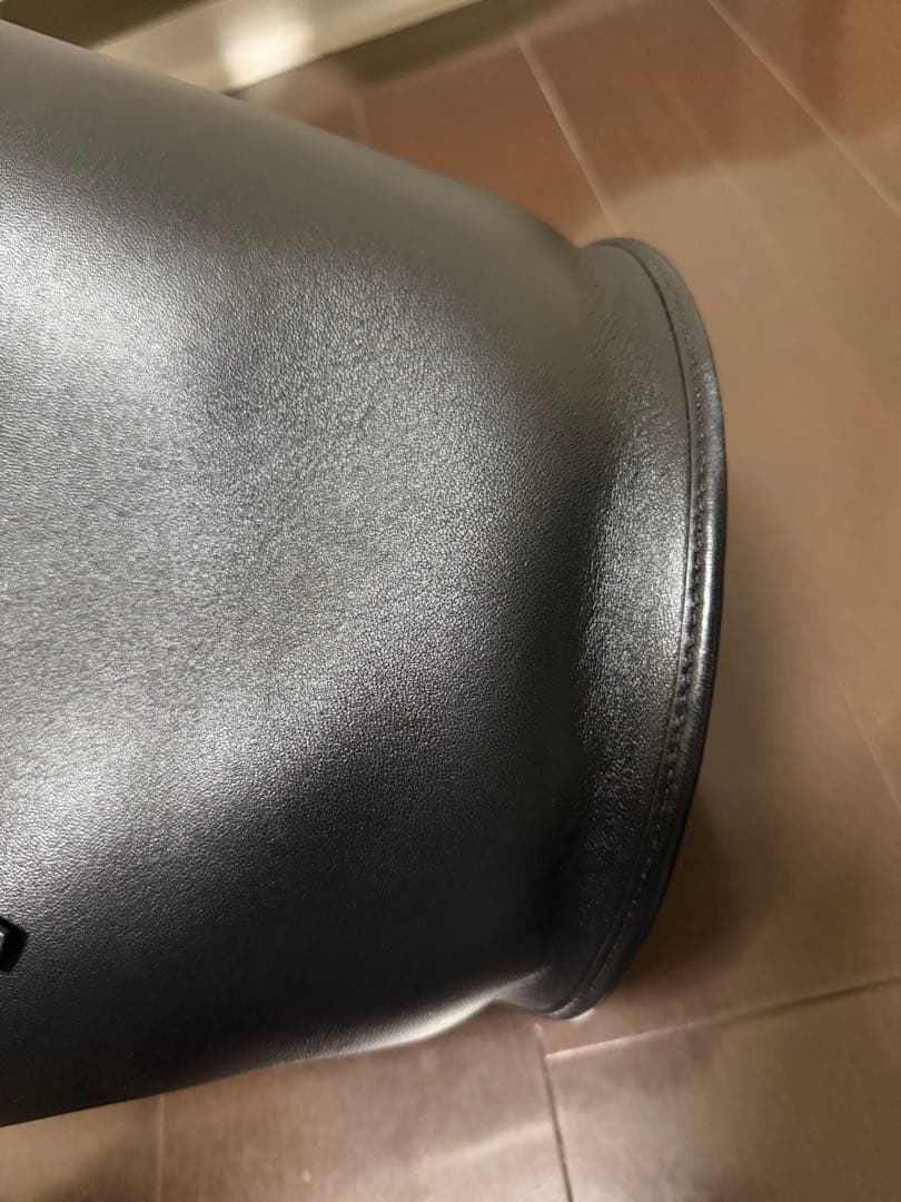 ETRE TOKYO ラムレザーバケットバッグ　ブラック