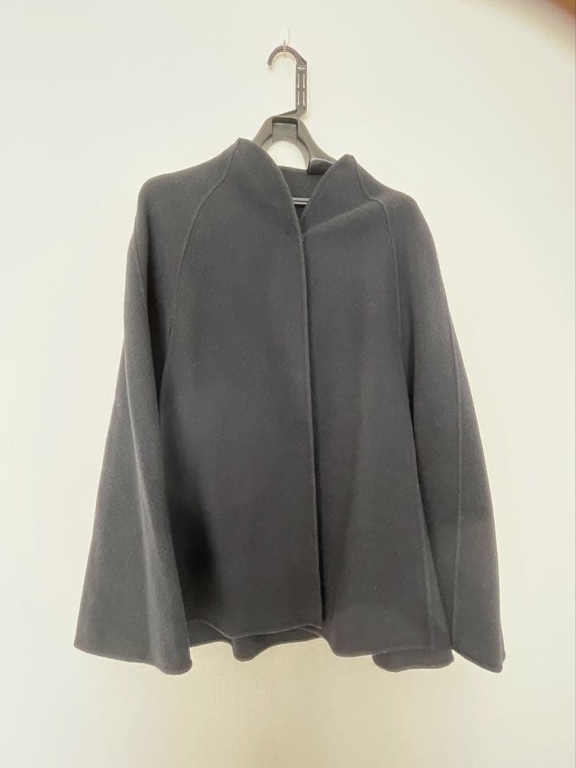 ウールリバーケープコート　ブラック　ポンチョ