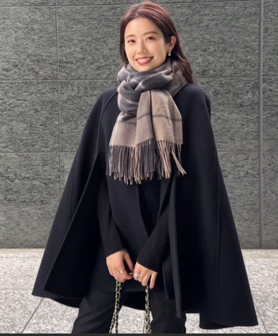 ウールリバーケープコート　ブラック　ポンチョ