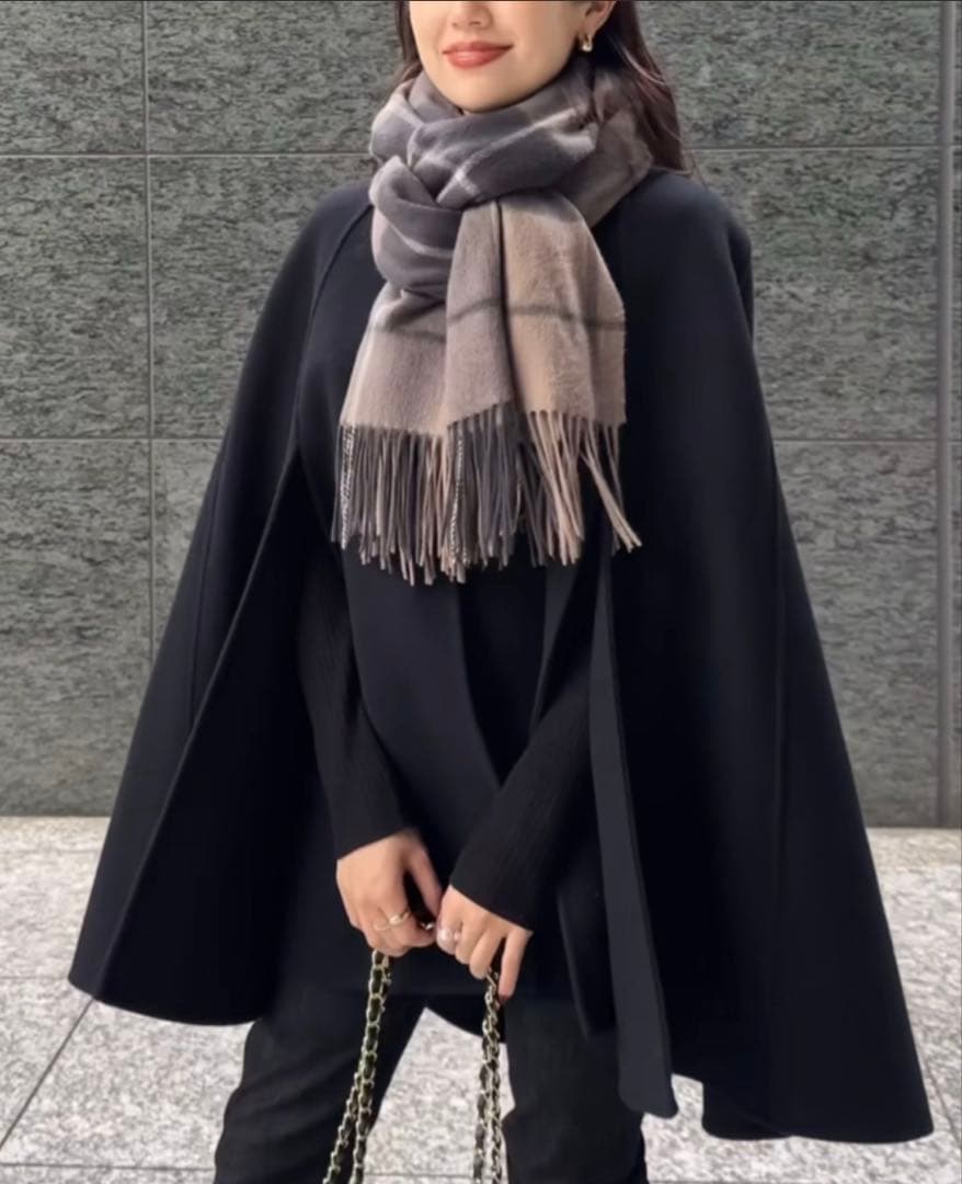 ウールリバーケープコート　ブラック　ポンチョ