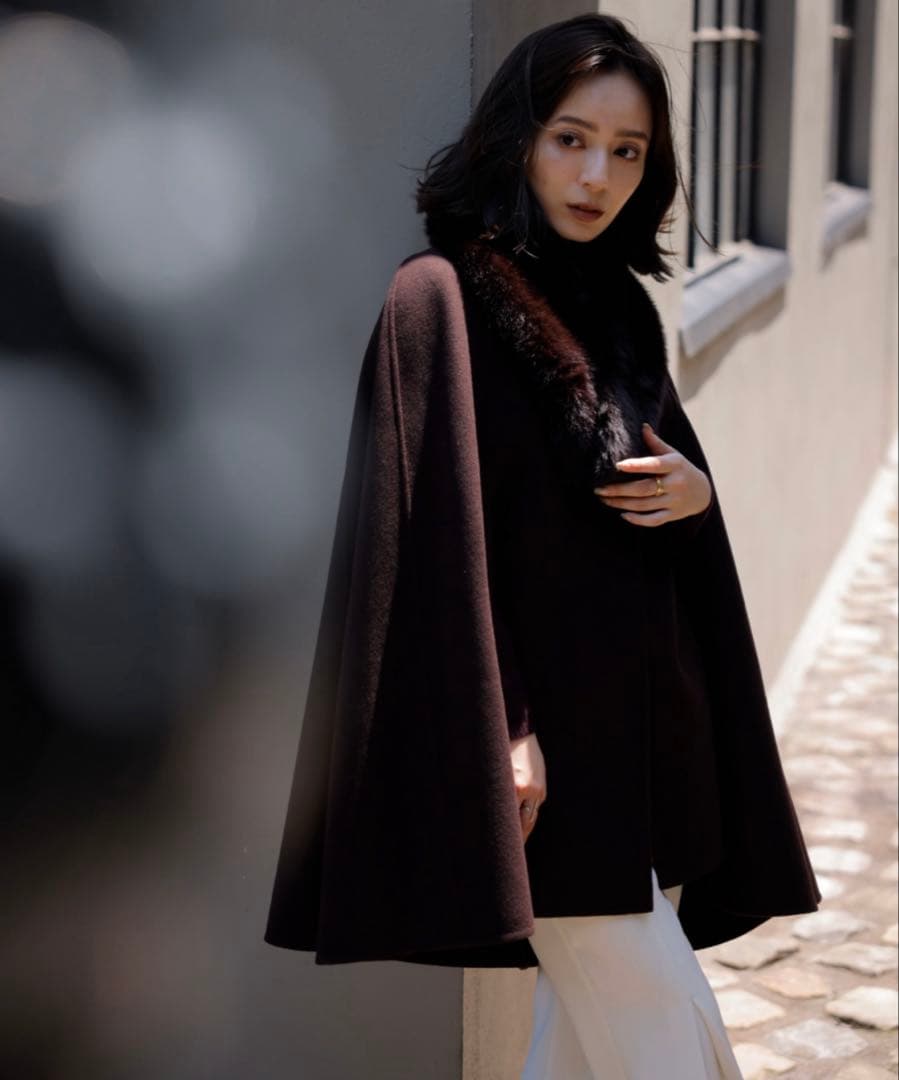 ウールリバーケープコート　ブラック　ポンチョ