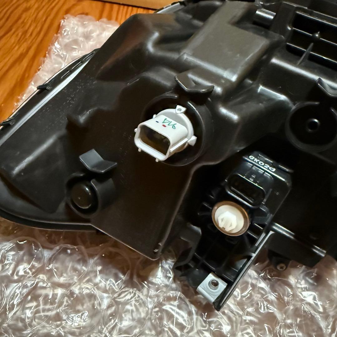 ホンダ　フィット　右ヘッドライト　gp5 gp6