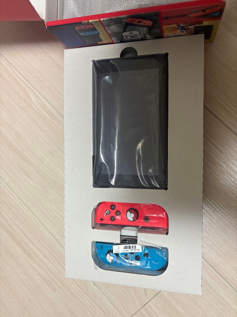 スマブラ等のカセット付き　[本日発送]　美品！任天堂スイッチ本体　即購入歓迎！