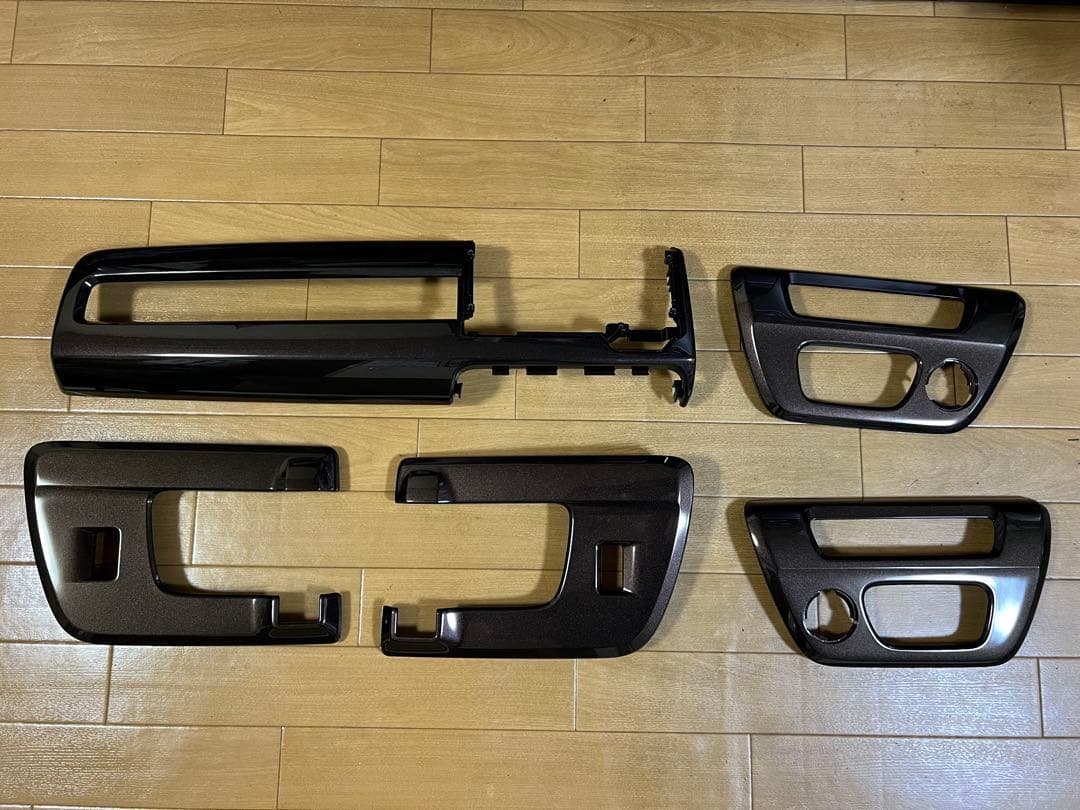 純正インテリアパネル　N-BOX 6BA-JF3