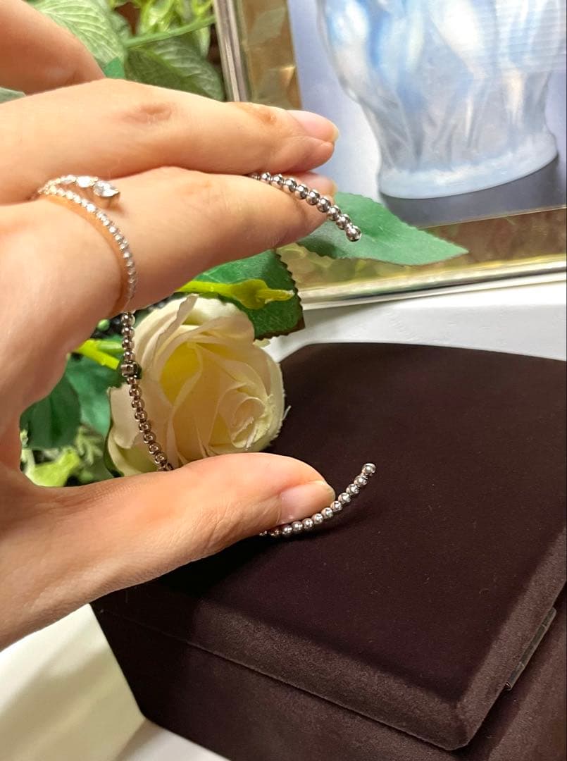 セール宝飾展購入　18wg ダイヤモンド　ブレスレット　バングル　形状