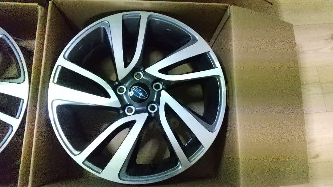 18インチ レヴォーグVM用純正ホイール 2個セット 1/2