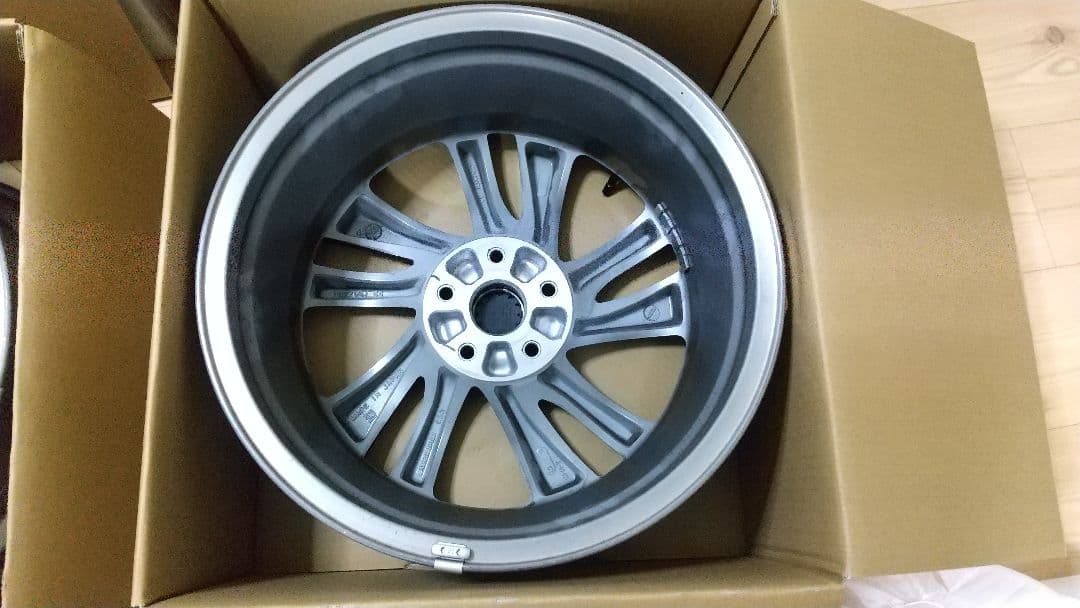 18インチ レヴォーグVM用純正ホイール 2個セット 1/2