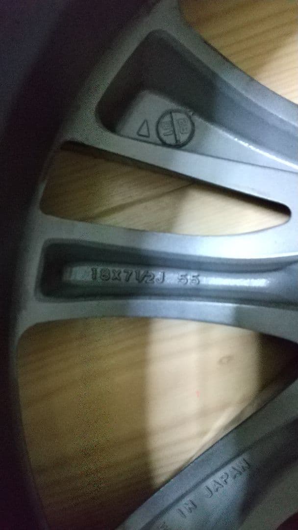 18インチ レヴォーグVM用純正ホイール 2個セット 1/2