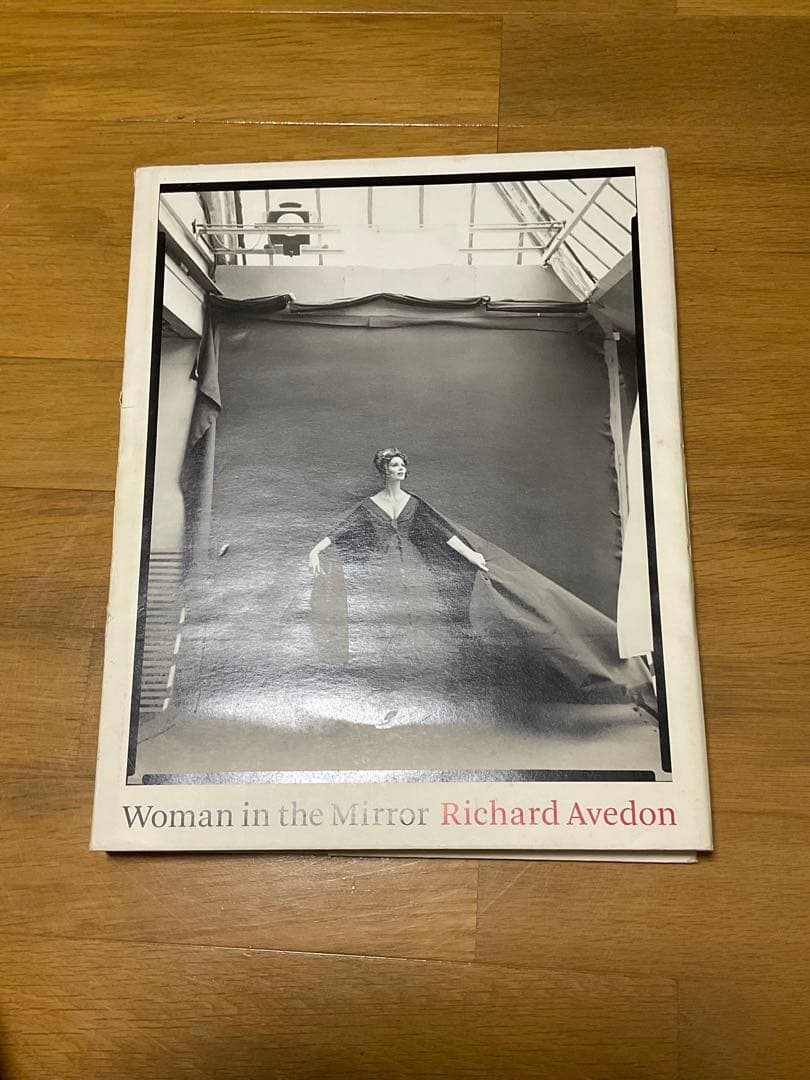 アート・デザイン・音楽 Woman in the Mirror Richard Avedon