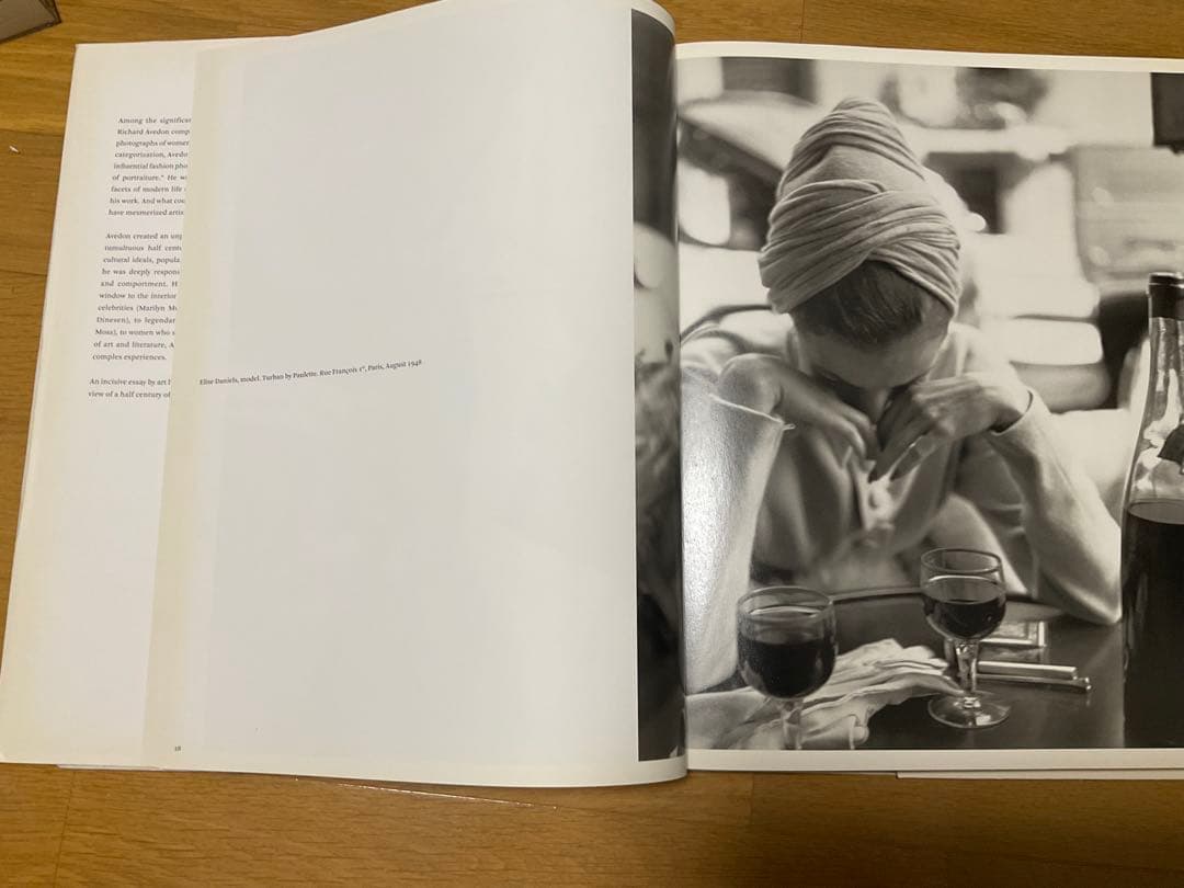 アート・デザイン・音楽 Woman in the Mirror Richard Avedon