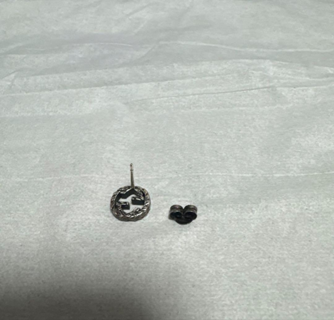 u*c様 GUCCI シルバー スタッドピアス ロゴ片耳のみ