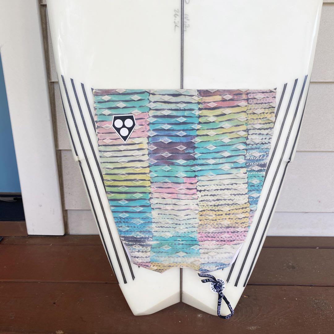 アルメリック WEIRDO RIPPER 5’6 中古（ノーズ凹み・リペアあり）
