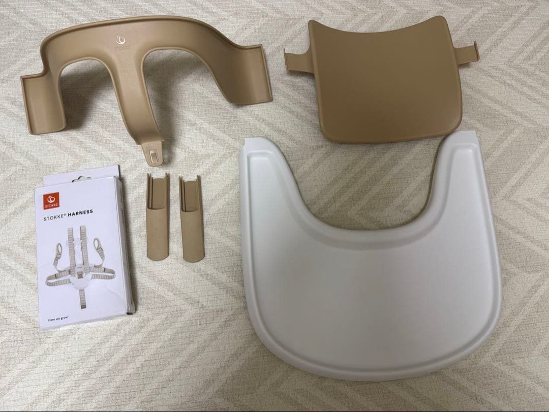 Stokkeトリップ トラップ専用 ベビーセット、トレー、ベルト3点