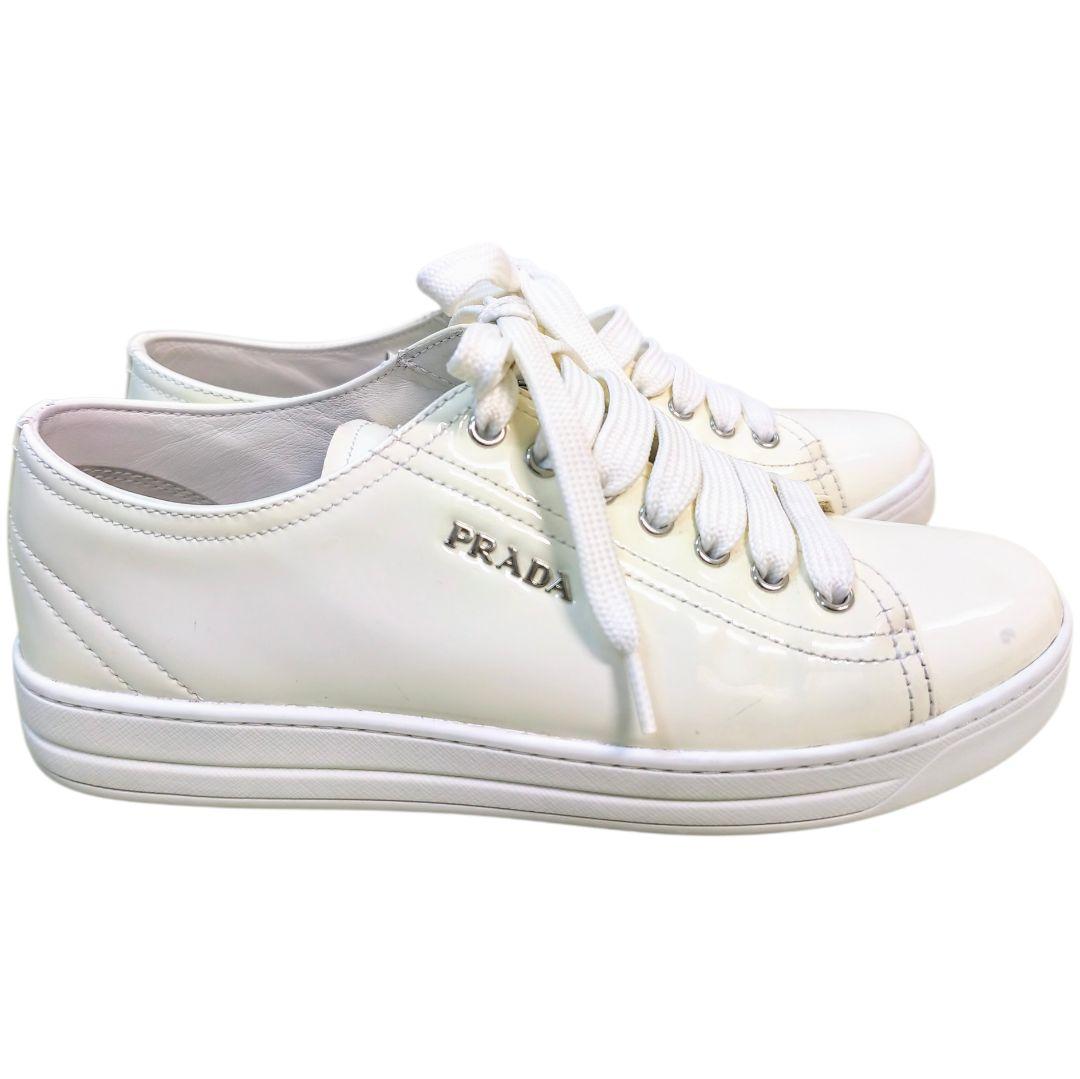 PRADA ホワイト23.5cm レースアップ スニーカー レディース