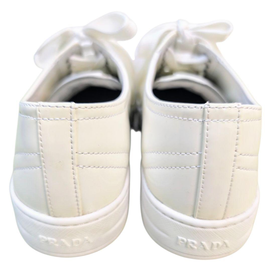 PRADA ホワイト23.5cm レースアップ スニーカー レディース