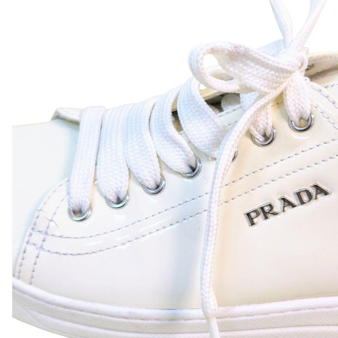PRADA ホワイト23.5cm レースアップ スニーカー レディース