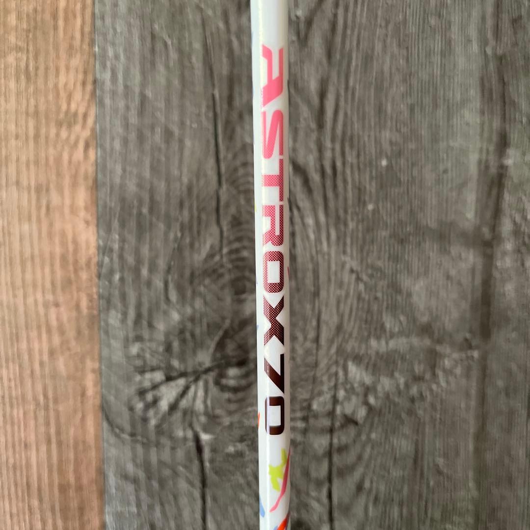 ASTROX70 バドミントンラケット ホワイト/ブルー